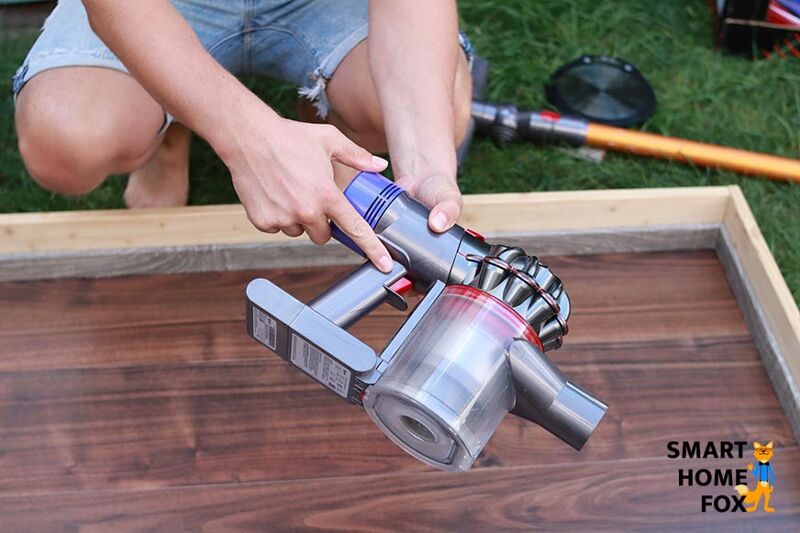 Powerknopf des Dyson V8 Absolute